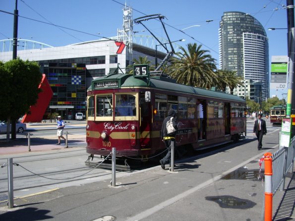 02 Melbourne - tram.jpg