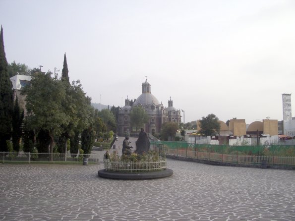 014 Mexico City Basilica de Guadalupe complex.JPG