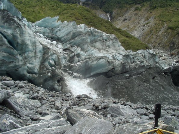 Glacial avalanche.JPG