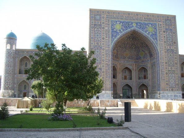 14 Samarkand Registan Square.jpg